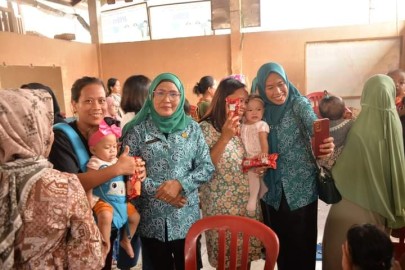 Desa Beringin Makmur Menerima 150 Paket Bantuan PKK Provinsi Sumsel