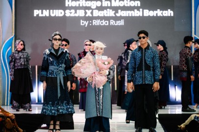 PLN UID S2JB Hadirkan “Heritage in Motion” di Fashion Dignity 2025, Angkat Warisan Budaya Jambi ke Panggung Modern