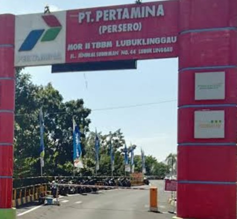 CSR atau Pencitraan? Pertamina Lubuklinggau Tanam Pohon Tanpa Arah Tuai Kritik