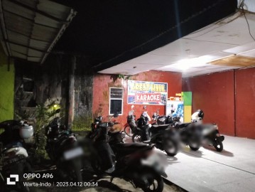 Cafe Arwana Tetap Beroperasi Tanpa Hiraukan Bulan Suci Ramadhan