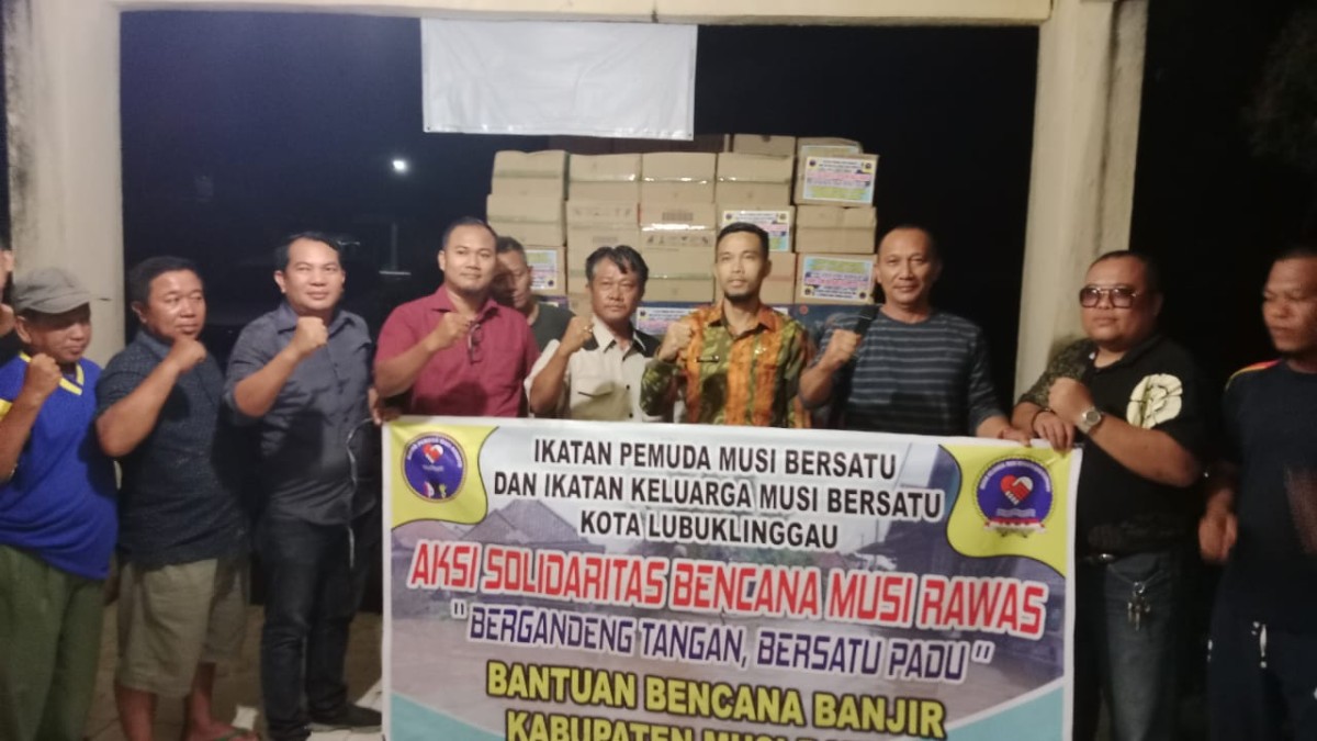 Peduli Korban Banjir Musi Rawas, IKMB dan IPMB Kota Lubuklinggau Salurkan Bantuan