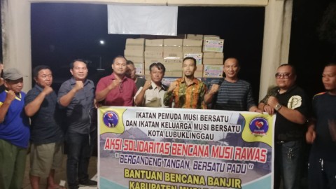 Peduli Korban Banjir Musi Rawas, IKMB dan IPMB Kota Lubuklinggau Salurkan Bantuan