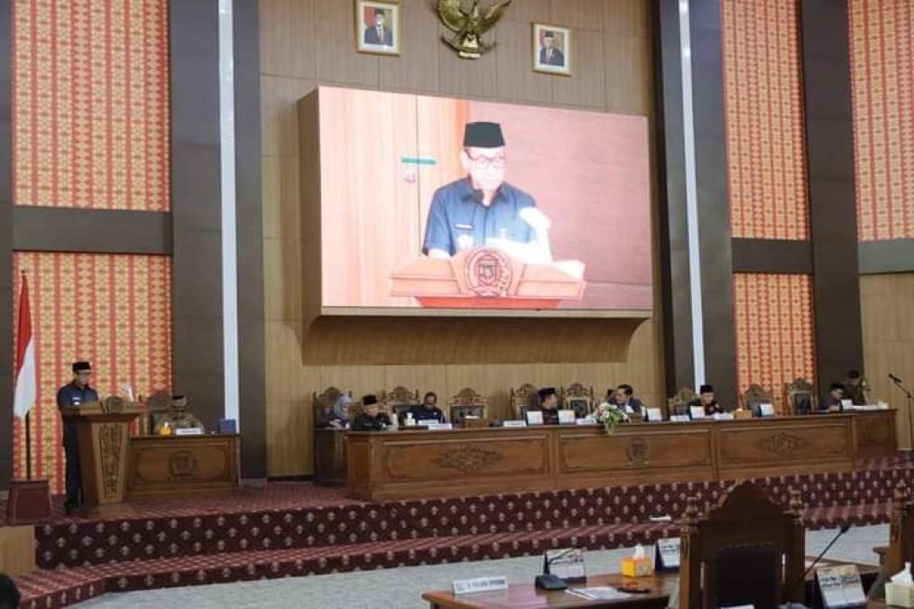 Wali Kota Jawab Pertanyaan Dewan Dalam LKPJ Tahun 2022