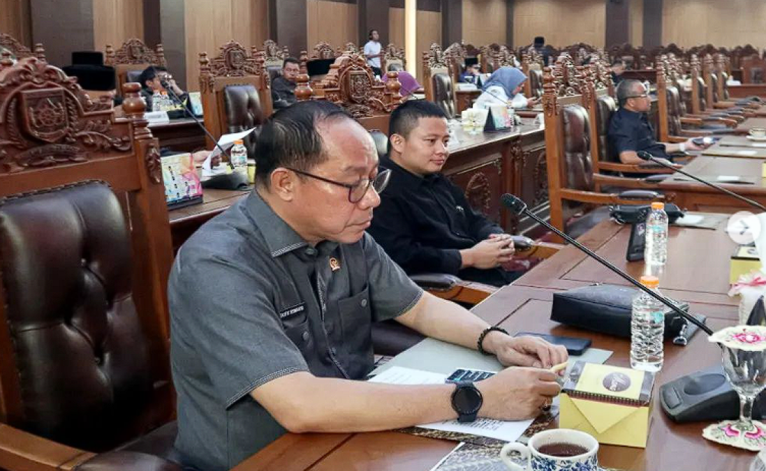 Rapat Paripurna DPRD Kota Lubuklinggau Bahas Jawaban Eksekutif Atas Pemandangan Umum Fraksi Terhadap APBD Perubahan 2023